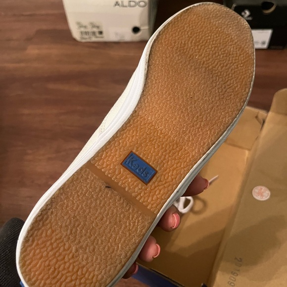 Worn once. Too small for me - Picture 4 of 4